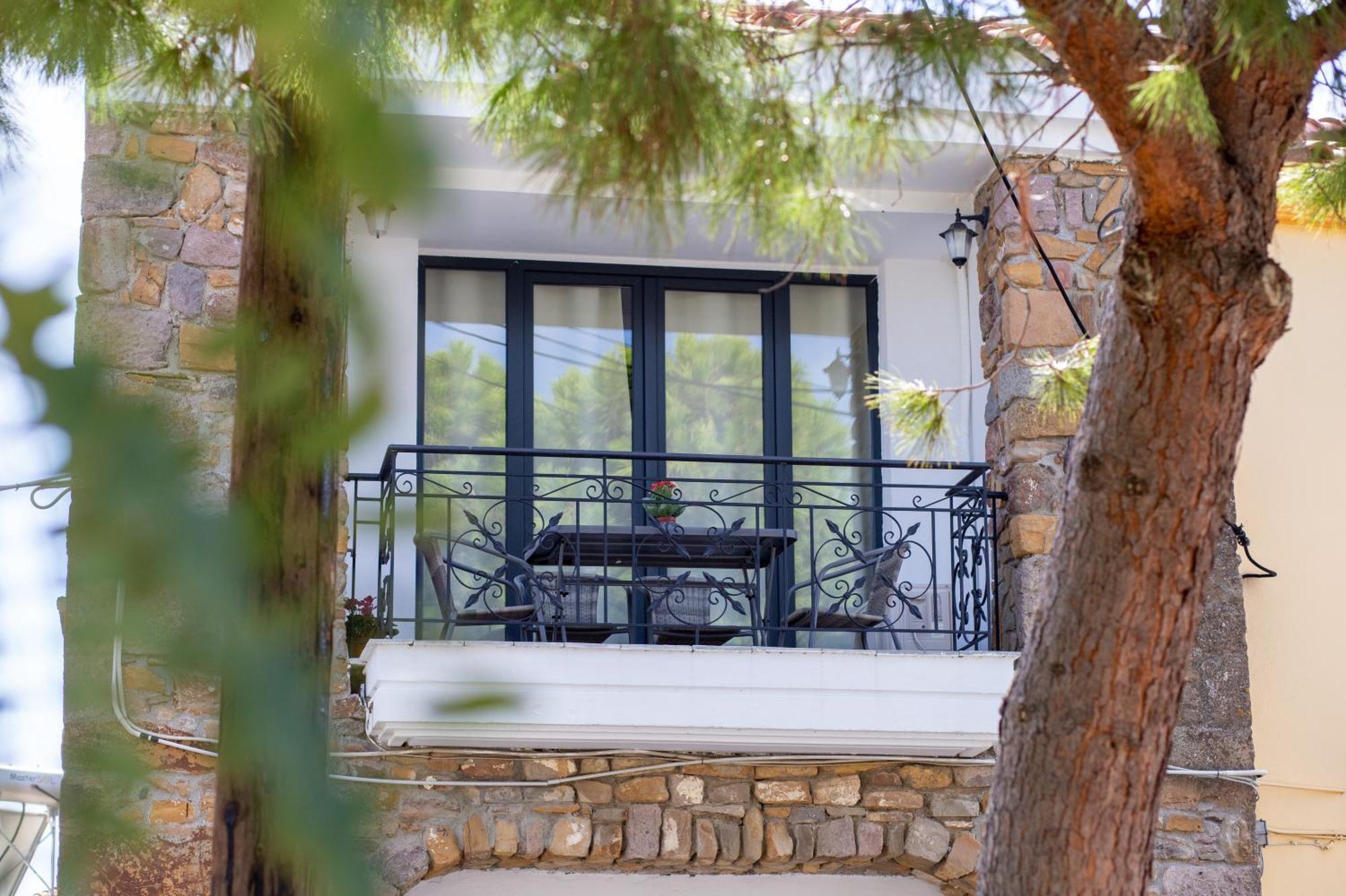 Traditional Stone House Apartment *